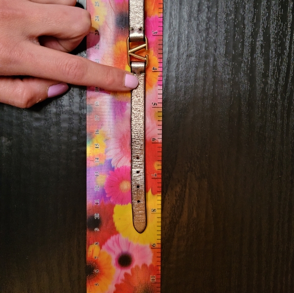 Valentino V Logo Bracelet - Picture 7 of 7